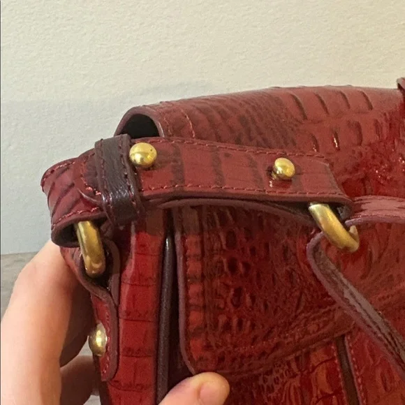 Brahmin‎ Crimson Croc-Embossed Crossbody Bag 9"x8.5" - Picture 4 of 15